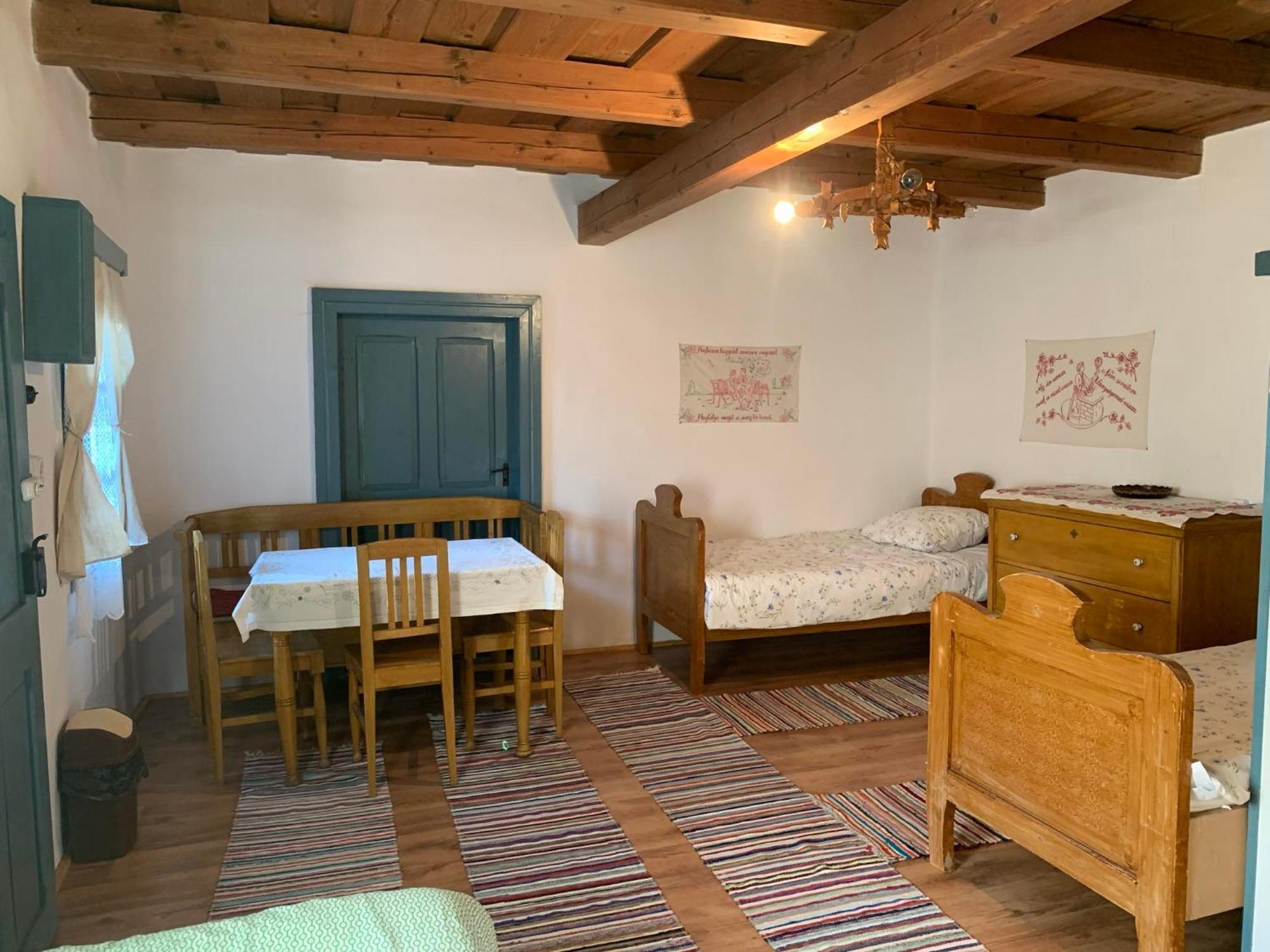Hotel Biro Vendeghaz à Sòvàrad Extérieur photo